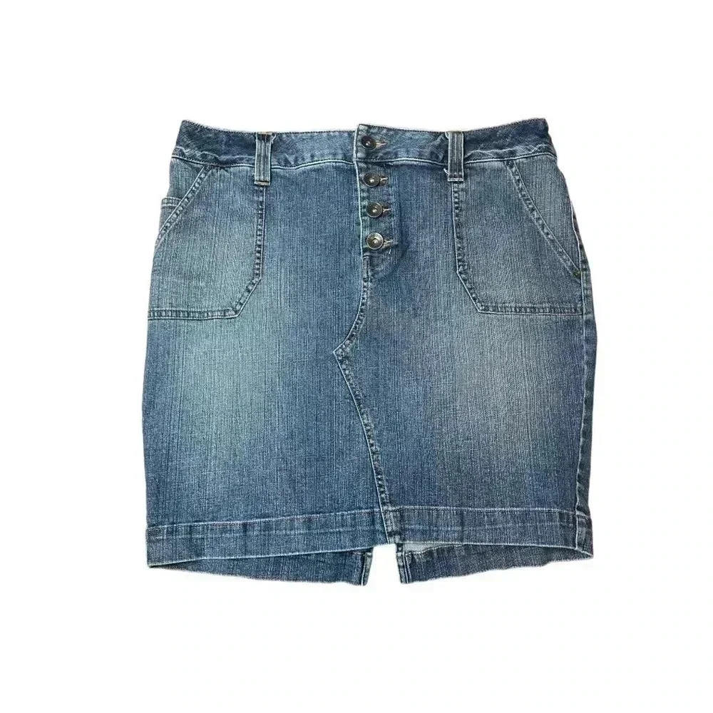 WOMEN’S LANE BRYANT MEDIUM WASH DENIM SKIRT•5 POCKET BUTTON FLY•SIZE 16•